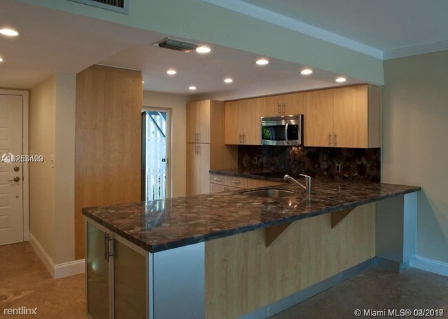 523 NE 38th St in Miami, FL - Building Photo - Building Photo