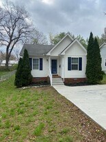 104 Oak Ave in Dickson, TN - Building Photo