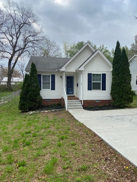 property at 104 Oak Ave