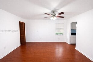3547 SW 24th St in Miami, FL - Building Photo