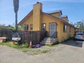 833 Spencer Ave in Modesto, CA - Building Photo - Building Photo