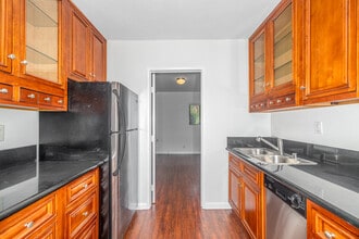 7156-7160 Lexington Ave in West Hollywood, CA - Building Photo - Interior Photo