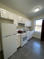 202 Saint Paul St, Unit 3 in Brookline, MA - Foto de edificio - Building Photo