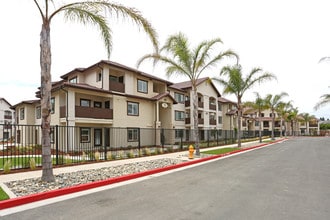 Palms at Morada in Stockton, CA - Foto de edificio - Building Photo
