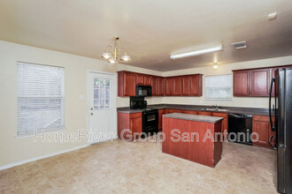 10111 Colt Crossing in Converse, TX - Building Photo - Building Photo