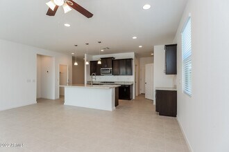 4426 Greenleaf Dr in San Tan Valley, AZ - Foto de edificio - Building Photo