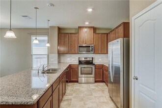 7928 Bassano Dr in Round Rock, TX - Foto de edificio - Building Photo