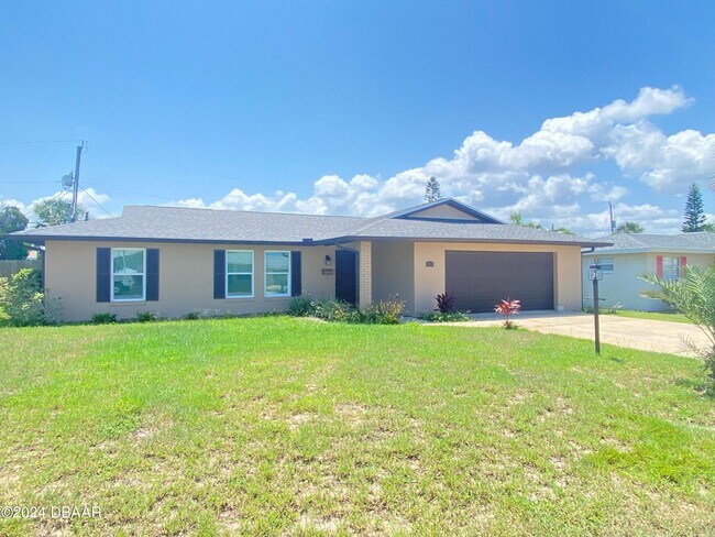 12 Ocean Crest Dr in Ormond Beach, FL - Building Photo - Building Photo