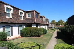 146 Rue Fontaine in Stonecrest, GA - Building Photo