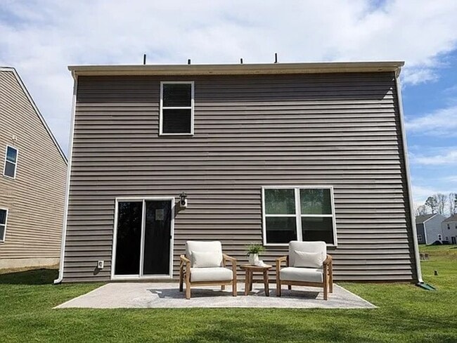 1302 37th Ave Lane NE in Hickory, NC - Building Photo - Building Photo