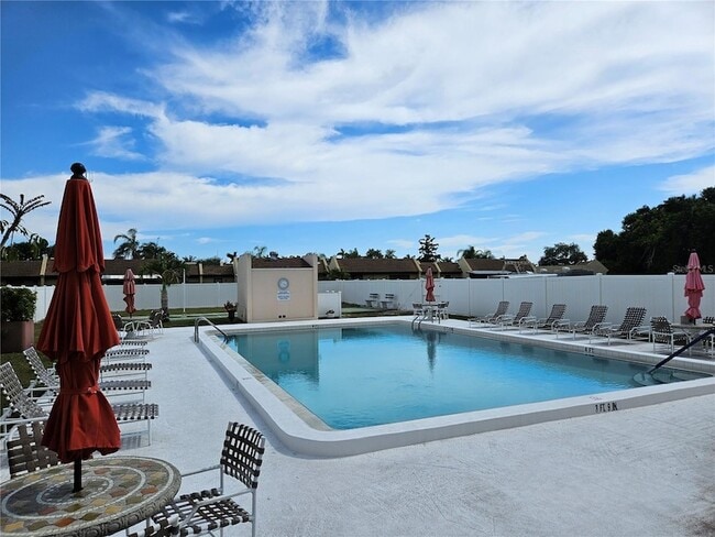 519 Albee Farm Rd, Unit 114 in Venice, FL - Building Photo - Building Photo