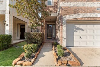 10106 Holly Chase Dr in Houston, TX - Building Photo - Building Photo
