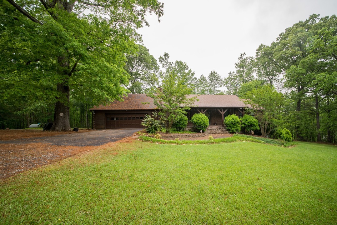 2545 Hightower Rd in Ball Ground, GA - Building Photo