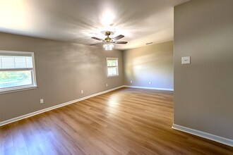 704 E Perry St in Indianapolis, IN - Building Photo - Building Photo