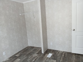 102 Naples Dr in La Fontaine, IN - Building Photo - Building Photo