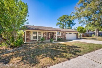 2726 Winrock Dr W, Unit 0601-103 in Jacksonville, FL - Foto de edificio - Building Photo