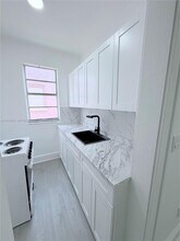 1560 SW 5th St in Miami, FL - Building Photo - Building Photo