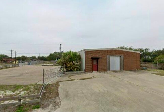 1603 W Market St in Rockport, TX - Building Photo - Building Photo