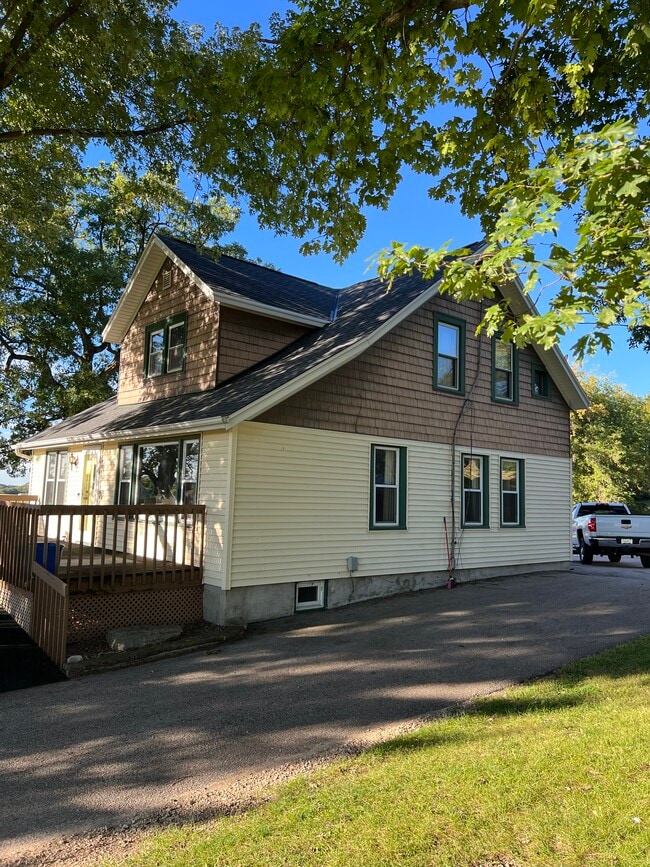 3068 Co Rd T in Sun Prairie, WI - Building Photo - Building Photo