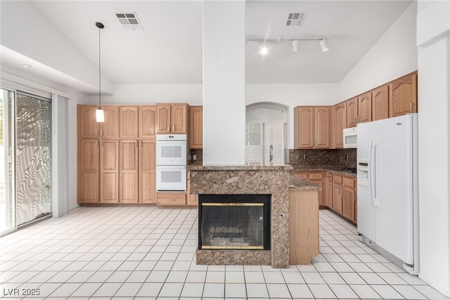 property at 2412 Shady Vista Dr