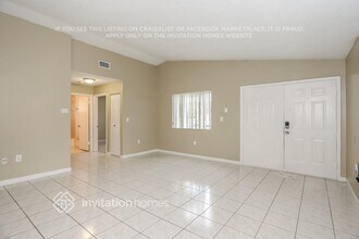 12378 NW 98th Ave in Hialeah Gardens, FL - Building Photo - Building Photo