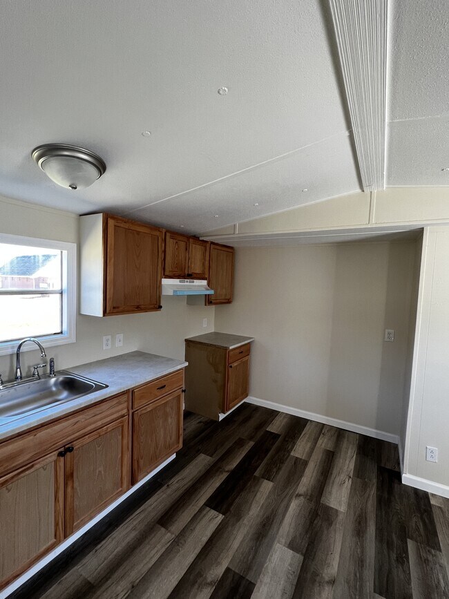 103 Hussey Mhp Ln in Beulaville, NC - Building Photo - Building Photo