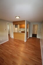 15 Fairfax Ave, Unit B-2 in West Hartford, CT - Foto de edificio - Building Photo