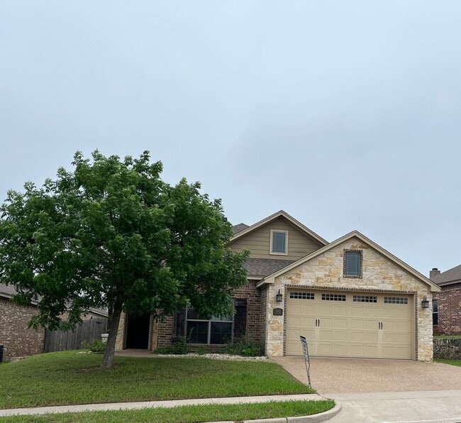 property at 3004 Silver Saddle Dr