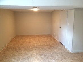 4608 Valley Ln in St. Joseph, MO - Building Photo - Building Photo