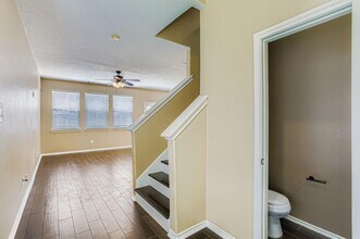 17519 Bering Bridge Ln in Humble, TX - Foto de edificio - Building Photo