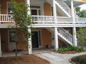 123 Coming St, Unit B in Charleston, SC - Building Photo - Building Photo