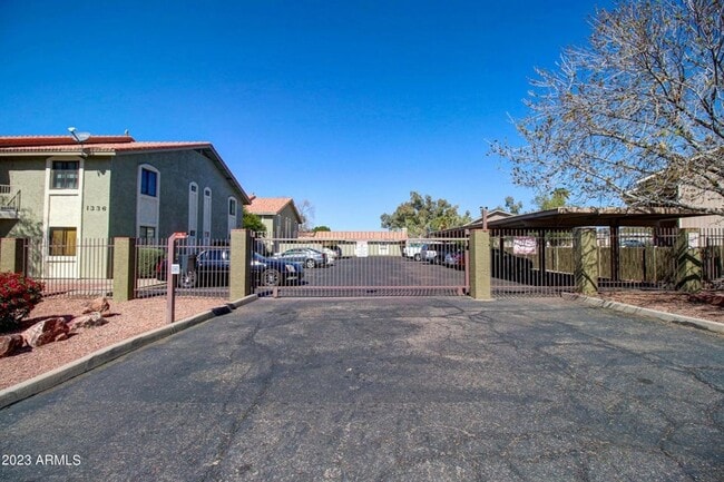 1336 E Mountain View Rd in Phoenix, AZ - Building Photo - Building Photo