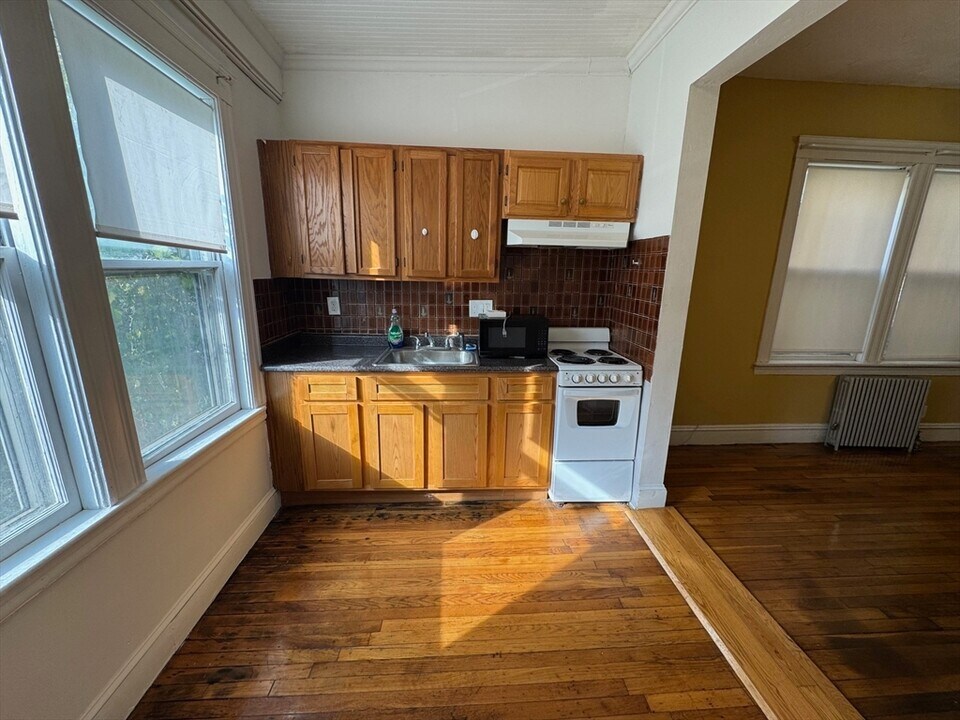 43 Cheney St in Boston, MA - Building Photo