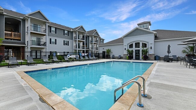 Fourwinds Place in Sunbury, OH - Foto de edificio - Building Photo