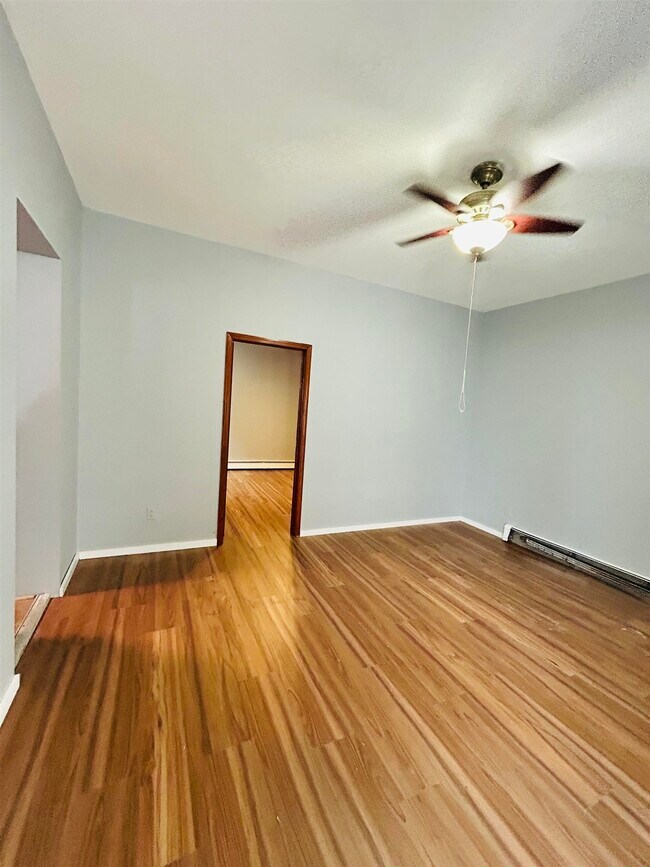 330 Sip Ave in Jersey City, NJ - Building Photo - Building Photo