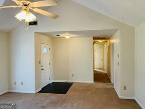 155 Woodstream Dr in Newnan, GA - Building Photo - Building Photo