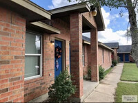 35265 Old Alice Rd, Unit 1 in Los Fresnos, TX - Foto de edificio - Building Photo