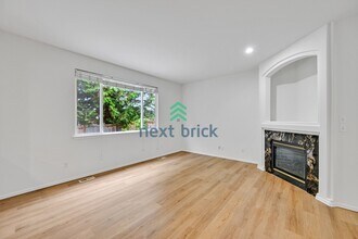 22628 SE 12th Pl in Sammamish, WA - Building Photo - Building Photo