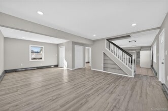 28 Candle Ln in Levittown, NY - Building Photo - Building Photo