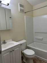 409 24th St NW in Minot, ND - Building Photo - Building Photo