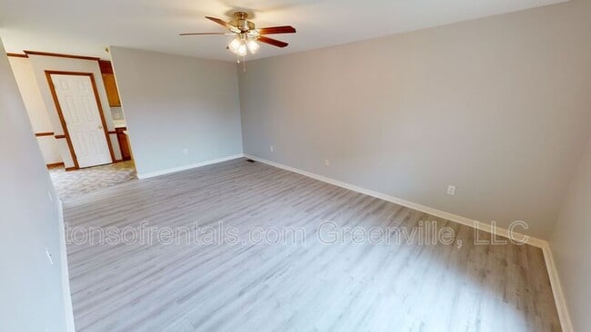 15a Camino Ln in Simpsonville, SC - Building Photo - Building Photo