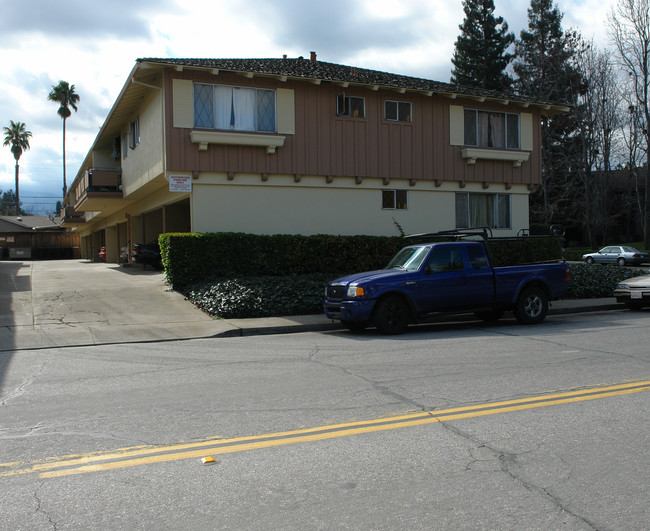 977 Clark in Mountain View, CA - Building Photo - Building Photo