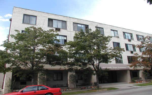 Andersonville Point Condominiums in Chicago, IL - Building Photo - Building Photo