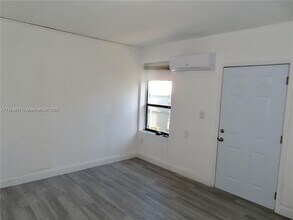 341 NW 61st Ave-Unit -341 in Miami, FL - Building Photo - Building Photo
