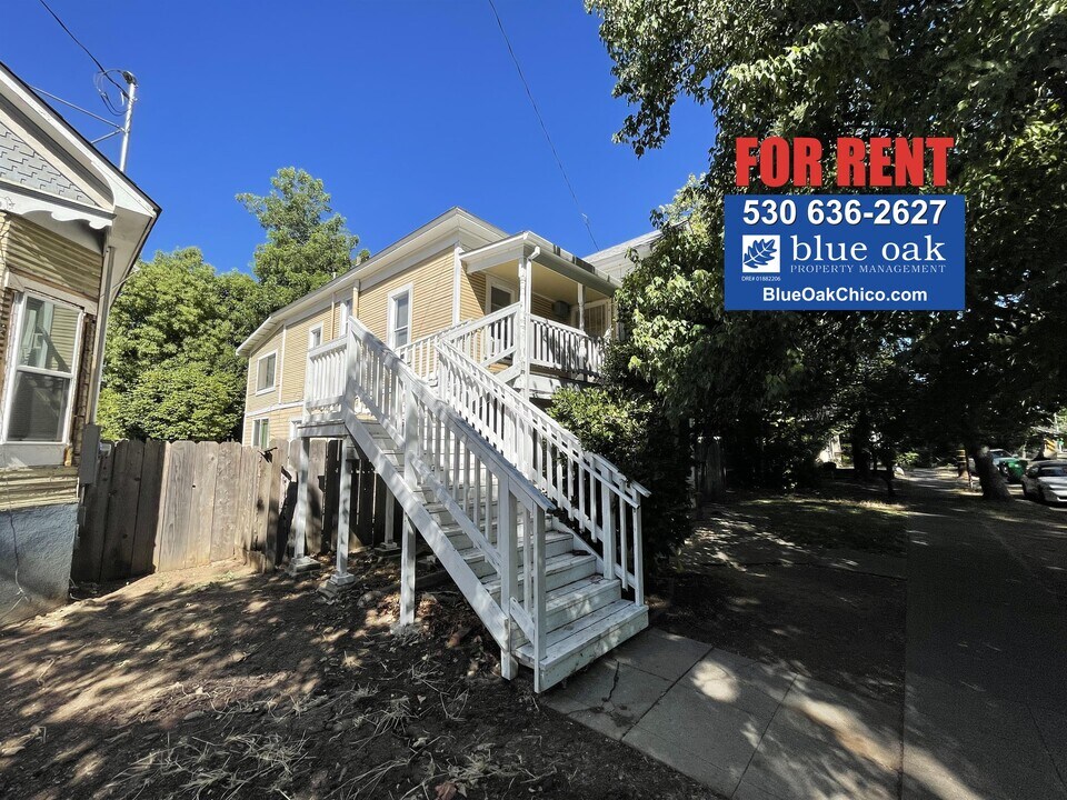 960 Salem St in Chico, CA - Building Photo