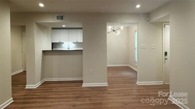 4948 Sardis Rd, Unit A in Charlotte, NC - Building Photo - Building Photo