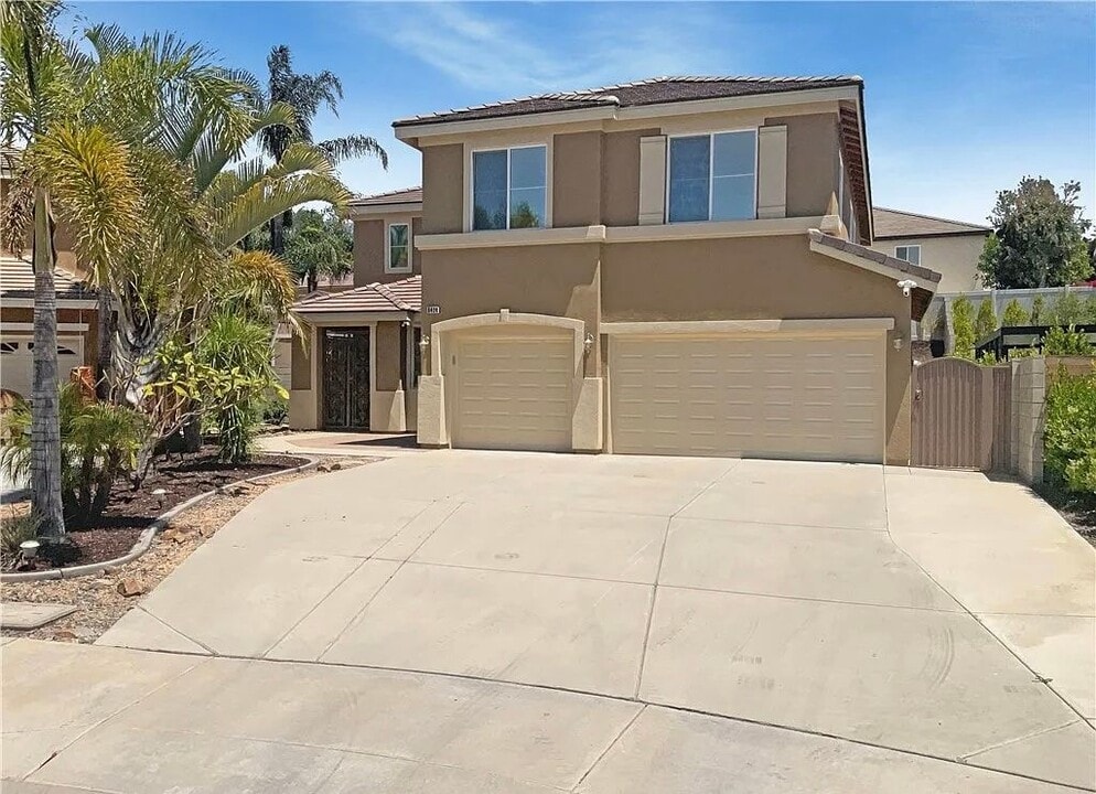 8462 Monique Ct in Riverside, CA - Building Photo