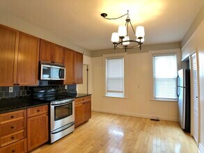 128 Chestnut St in Brookline, MA - Building Photo - Building Photo