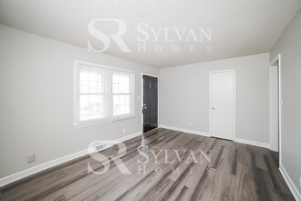 140 E Renee Dr in Advance, NC - Foto de edificio - Building Photo