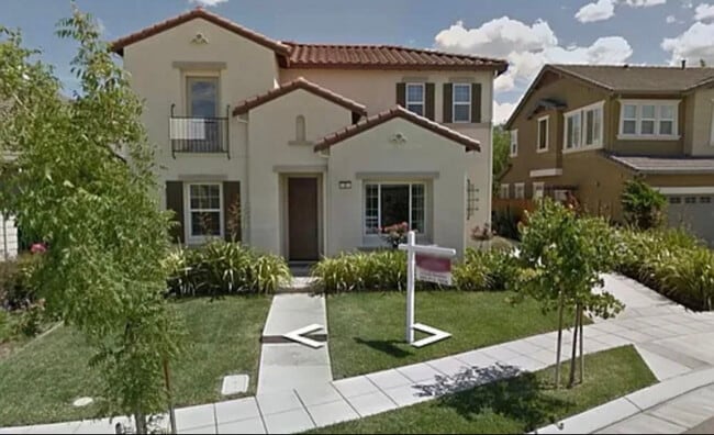 property at 40 W Verano Ct